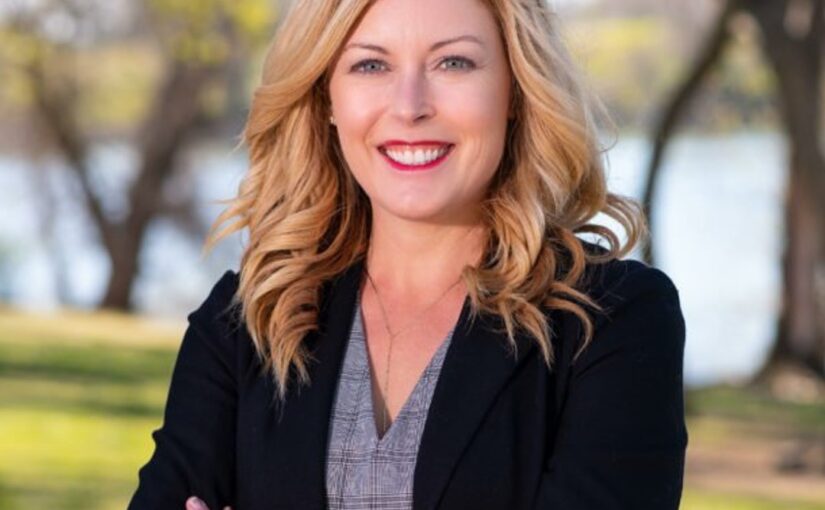 <div style="color: #24a53c;"> KATE WRIGHT </div>